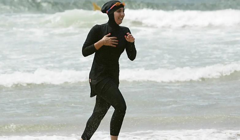 Burkini, il Consiglio di Stato francese sospende il divieto. La libert&agrave; vince sulla politica