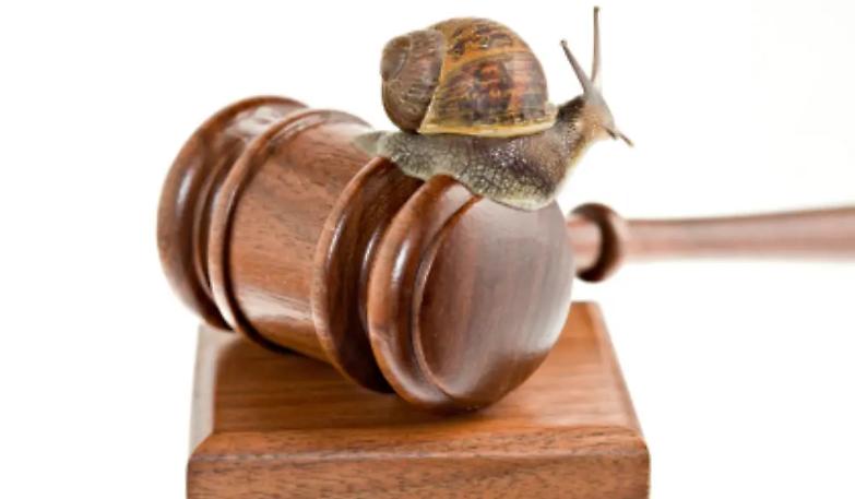 Quel rapporto ostile tra cittadini e giudici italiani