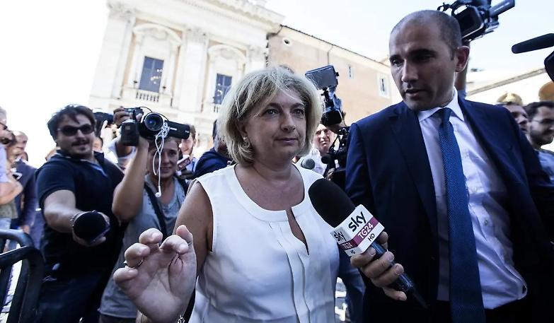 Muraro e Raggi sapevano dell'indagine. Direttorio all'oscuro