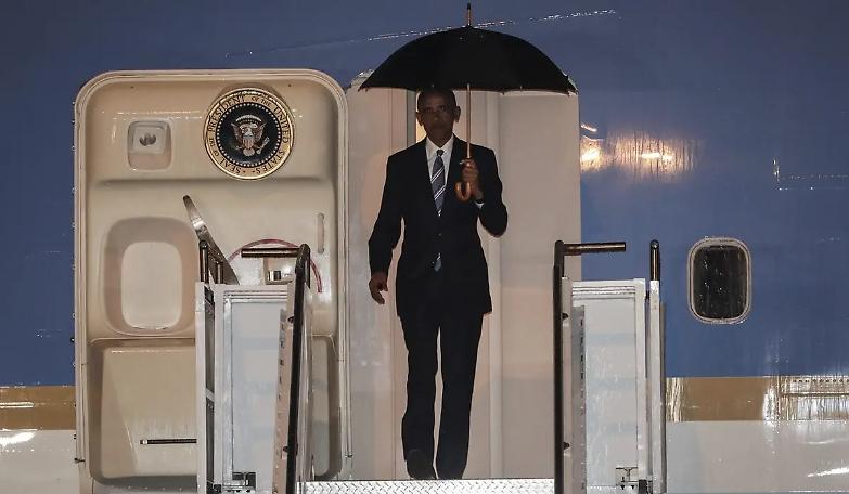 Lo chiama "figlio di...". E Obama diserta il vertice a Manila