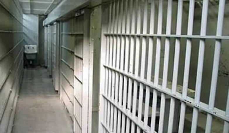 Eneas, suicida dopo 5 mesi in cella. Per il gip il caso non va archiviato