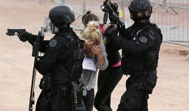 Mi urlavano: &laquo;Sei morto comunista islamico!&raquo;