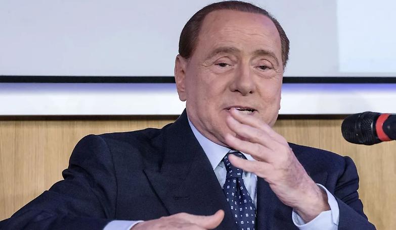 Parisi piccona il partito in attesa che il Cav parli