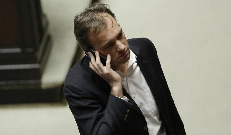 Richetti: &laquo;Matteo ha gi&agrave; vinto. Prima c'era il bunga-bunga, ora c'&egrave; la politica&raquo;