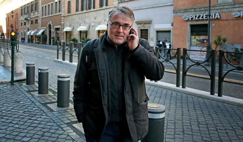 Gotor: &laquo;Renzi &egrave; un piccolo De Gaulle a cui sfugge il presente&raquo;