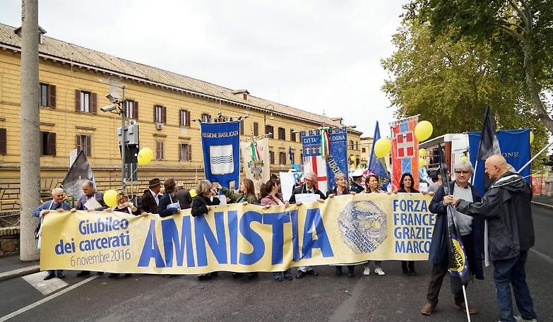 Amnistia e indulto: non si ascoltano neanche il Papa, Pannella e Mattarella