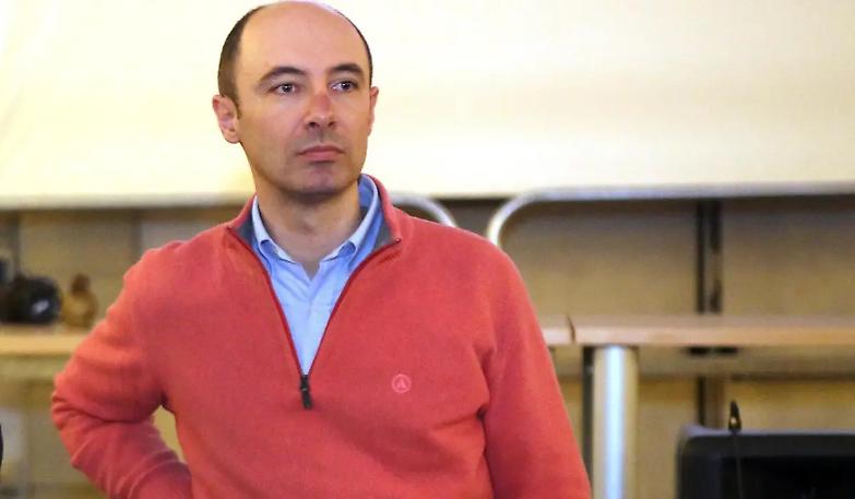 Valanga di avvisi ai 5 Stelle. Grillo: &laquo;Fuori chi sbaglia&raquo;