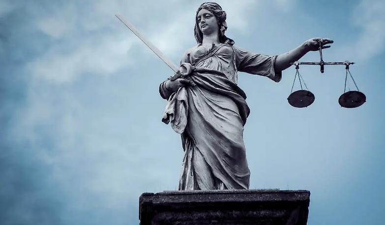 La giustizia show e il "pubblico" in rivolta: l'utile profezia dell'Ucpi