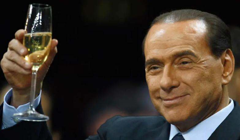 Berlusconi diventa l'ago della bilancia