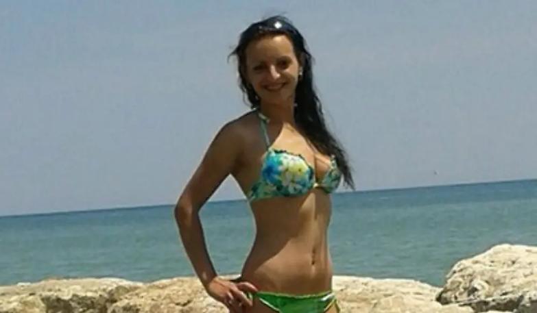 Torna in cellaper un bikinipostato su Fb