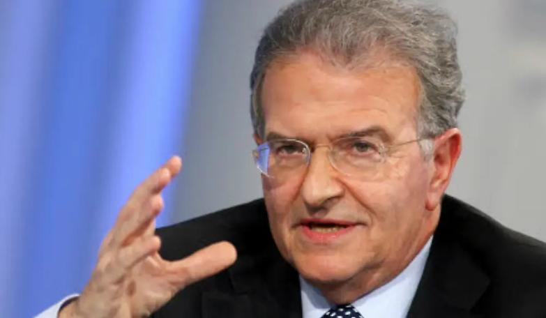 Cicchitto: Con l'Italicum Renzi salva i suoi nemici