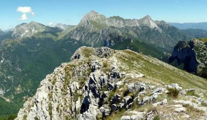 Frana a Colonnata, trovati morti i due operai