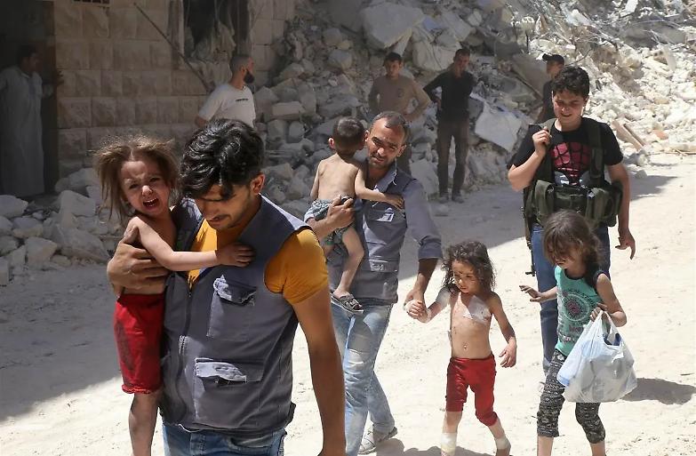 Aleppo al via l'evacuazione, spari contro i civili