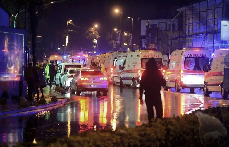 Strage di capodanno a Istanbul, 39 morti. "L'attentatore ha urlato Allah Akbar"