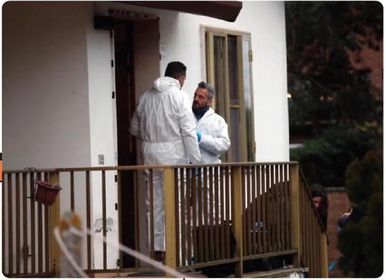 Uccide i genitori con l&rsquo;ascia. Confessano il figlio e l&rsquo;amico