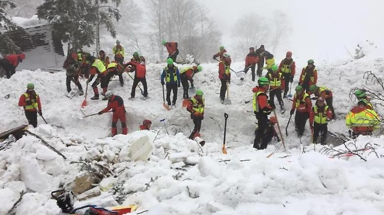 Adesso l'hotel Rigopiano consegna solo morti