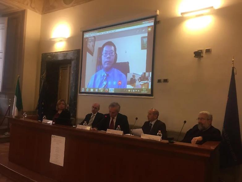 Teng Biao: &laquo;Pechino mi perseguita ma un giorno ritorner&ograve; a casa&raquo;