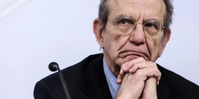 Padoan: "Se Bruxelles ci boccia nostra sovranit&agrave; a rischio"
