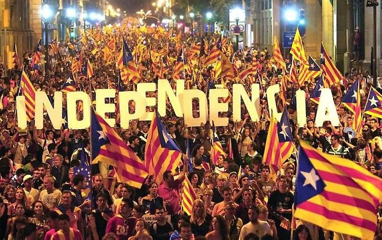 Catalogna indipendente, Madrid minaccia la forza contro il referendum