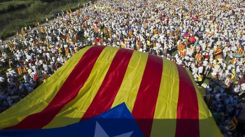 Catalogna alla sbarra gli indipendentisti, migliaia fuori dal tribunale
