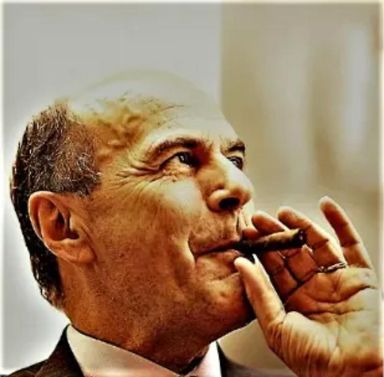 Bersani: &laquo;La scissione &egrave; tra noi, da Renzi solo dita negli occhi&raquo;