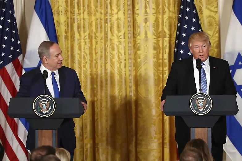 Trump choc: "Israele e Palestina? Uno o due Stati poco importa"