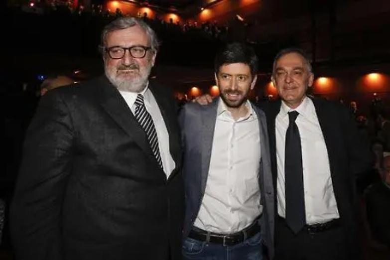 Tra avanti popolo e guerre stellari i ribelli del Pd asfaltano Matteo. La rabbia dei renziani