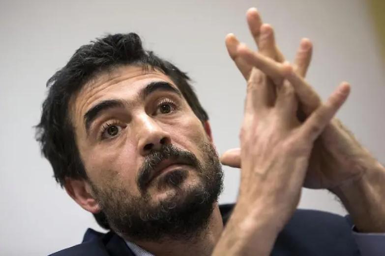 Sinistra italiana, Fratoianni eletto segretario