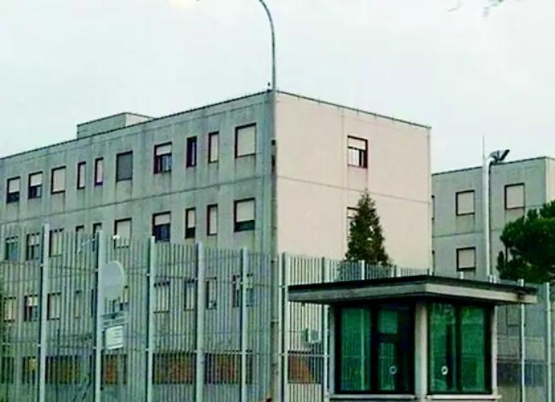 &laquo;Edilizia penitenziaria? Al massimo si d&agrave; una ritinteggiata&raquo;