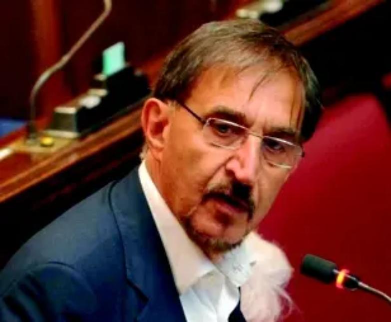 La Russa: &laquo;Facciamo le primarie del centrodestra e poi subito le elezioni politiche&raquo;