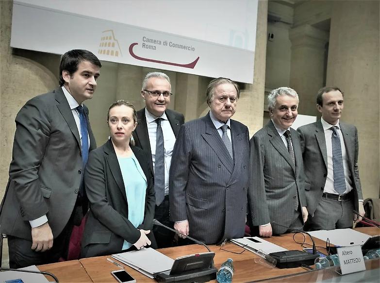 Prove tecniche di listone. Ma Berlusconi non c'&egrave;...