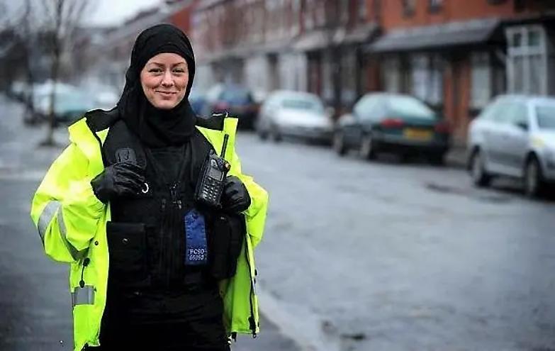 La Corte Europea: &laquo;Legittimo vietare il velo al lavoro&raquo;