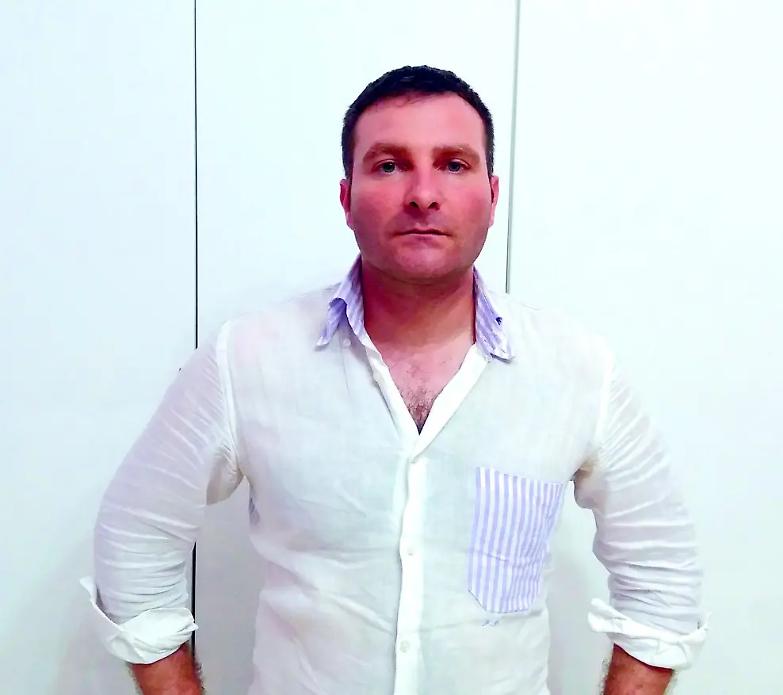 &laquo;Aiuto, Presidente&raquo;. L&rsquo;appello del soldato rovinato da Diego Marmo