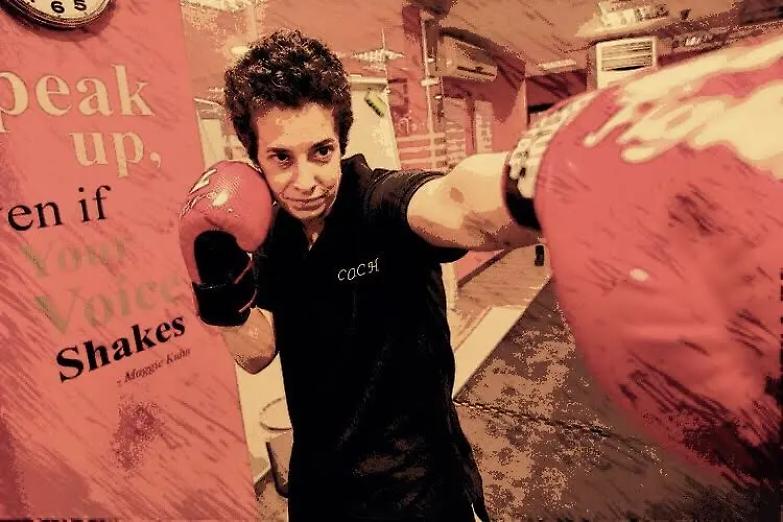 Lina, la pugile che salva le donne arabe dai maschi violenti