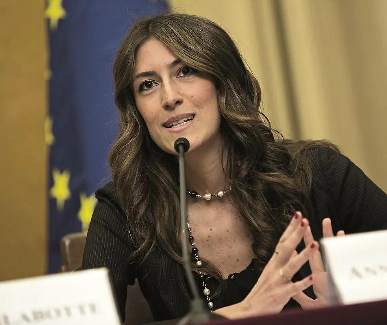 Annalisa Chirico: &laquo;Gli italiani non si fidano delle toghe&raquo;