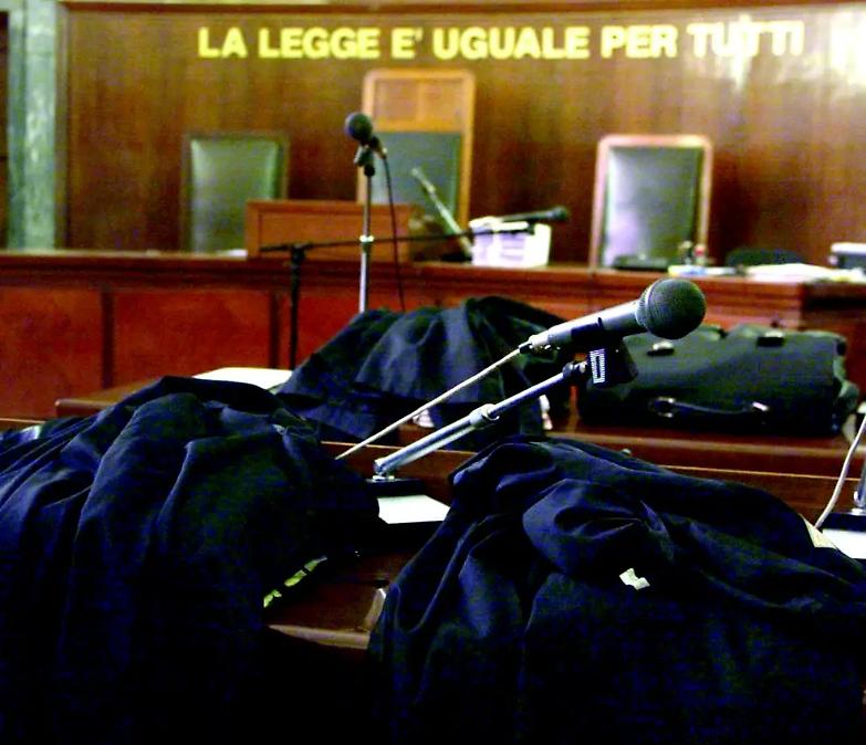 &laquo;S&igrave;, sei innocente ma ora le spese te le paghi da solo&raquo;