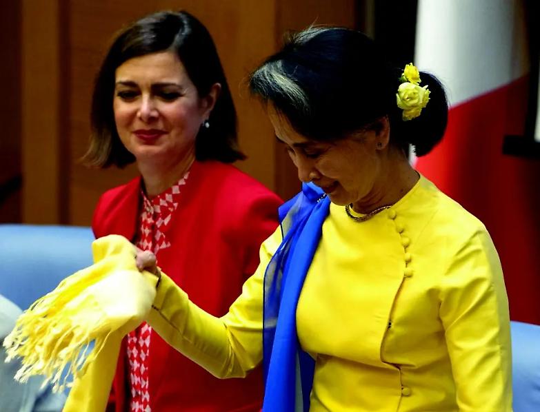 Laura Boldrini scende in campo. Sfida aperta al Pd