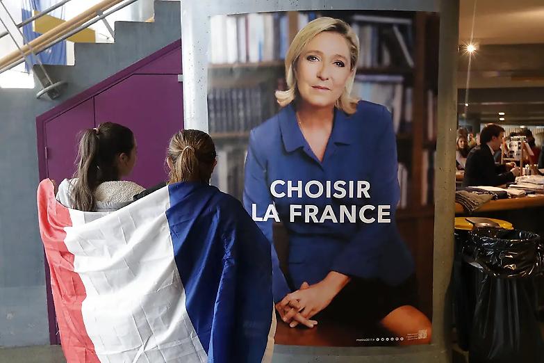Front National addio, la svolta di Marine
