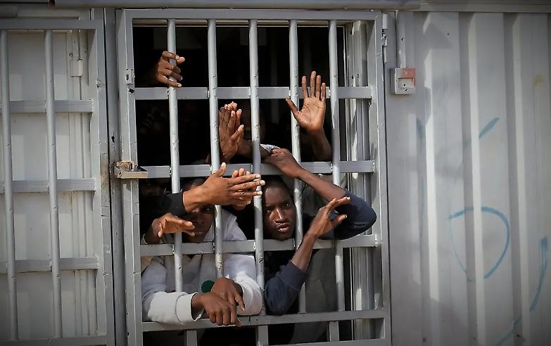 La Cpi accusa la Libia: &laquo;Migranti trattati come bestie, venduti come schiavi&raquo;