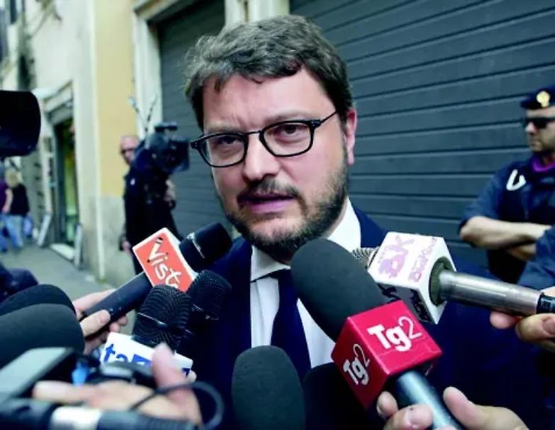 Migliore: &laquo;Chi spia gli avvocati abbatte la Costituzione&raquo;