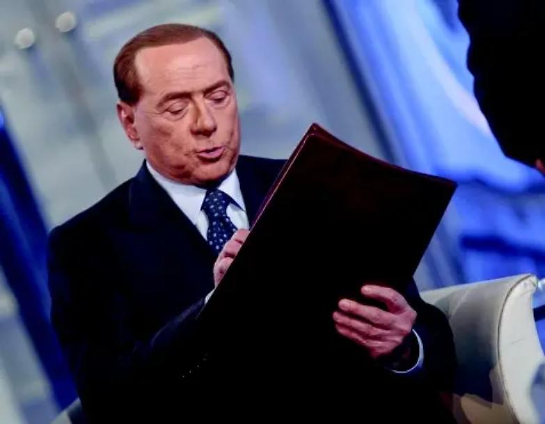 Forza Italia, via al casting: giovani, carini e berlusconiani