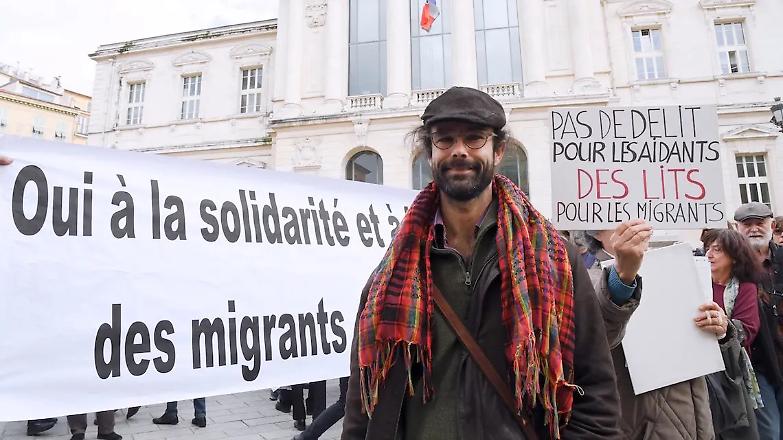 Chi ha paura di Cedric Harrou, il salvatore di migranti?