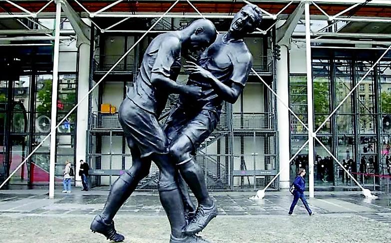 Italia contro Francia il bastone e la carota del rampante Macron