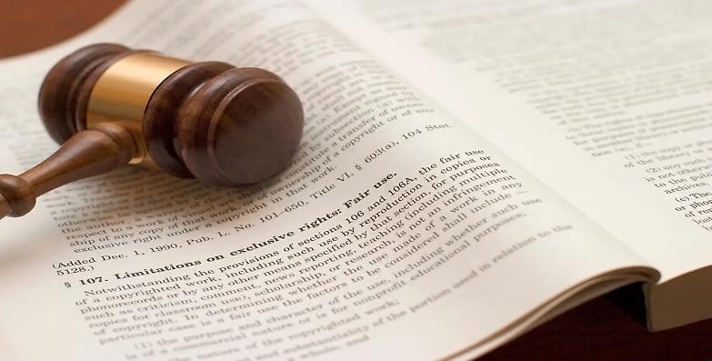 Il diritto o i poteri forti?