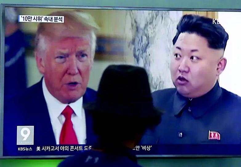 Kim minaccia &laquo;Se mi attacchi ti cancello...&raquo;