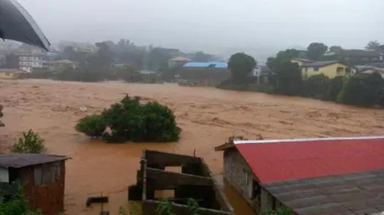 Alluvioni e frane in Sierra Leone: oltre 300 morti, tra cui 60 bimbi
