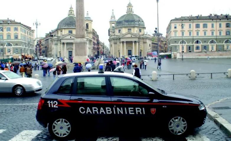 Minniti sfratta i carabinieri: &laquo;Nelle grandi citt&agrave; solo la polizia&raquo;