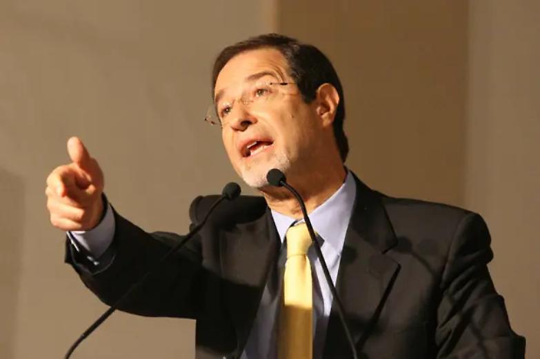 Berlusconi riparte da Musumeci e Alfano presenta il conto al Pd