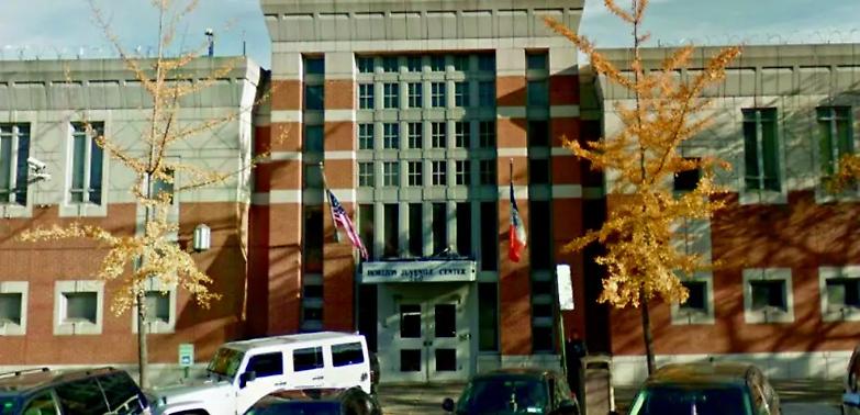 Schiavo sessuale nel carcere minorile del Bronx: violentato in cambio di favori