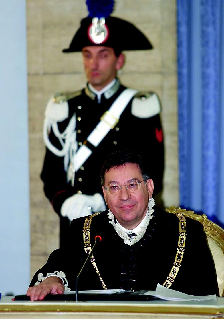 Cesare Mirabelli: &laquo;Ecco il ruolo sociale che spetta all&rsquo;avvocato &raquo;